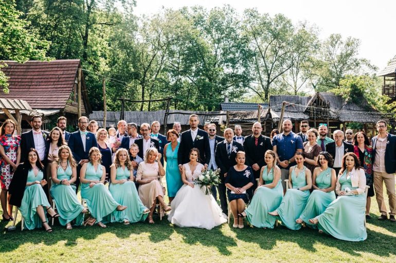 Je suis invité à un mariage, que dois-je porter ?