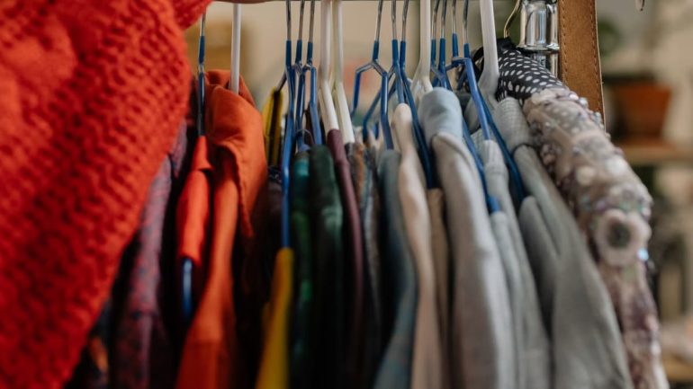 Réduire son empreinte carbone en choisissant ses vêtements